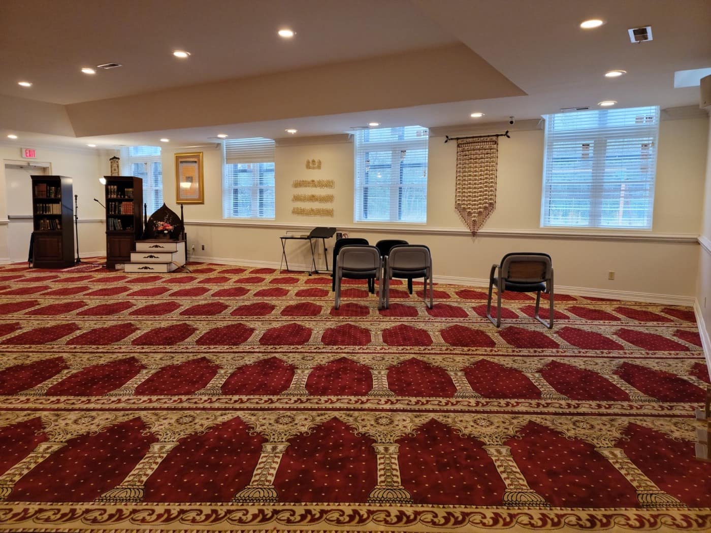 The prayer hall set for congregational prayer